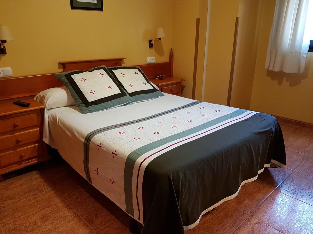 Hostal Los Nogales Кангас-дель-Нарсеа Экстерьер фото