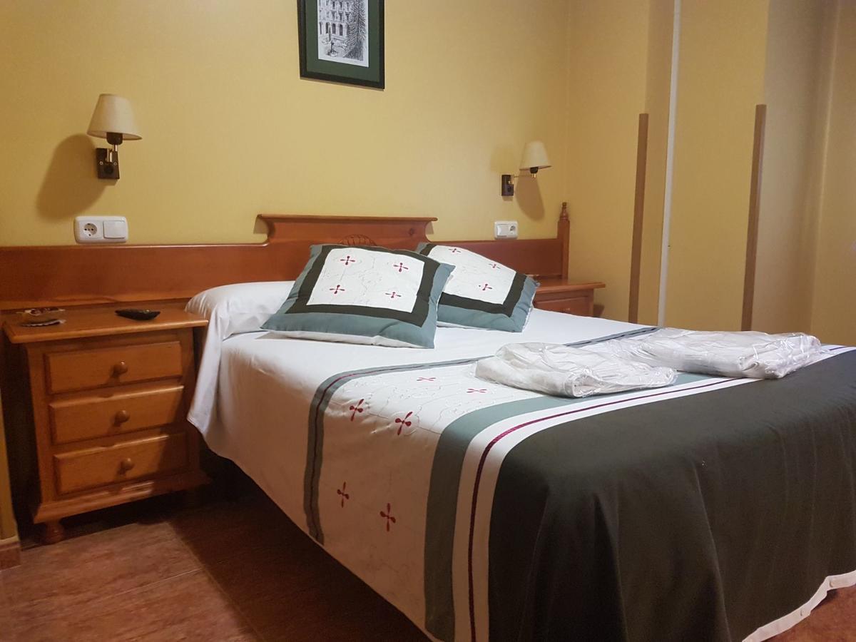 Hostal Los Nogales Кангас-дель-Нарсеа Экстерьер фото