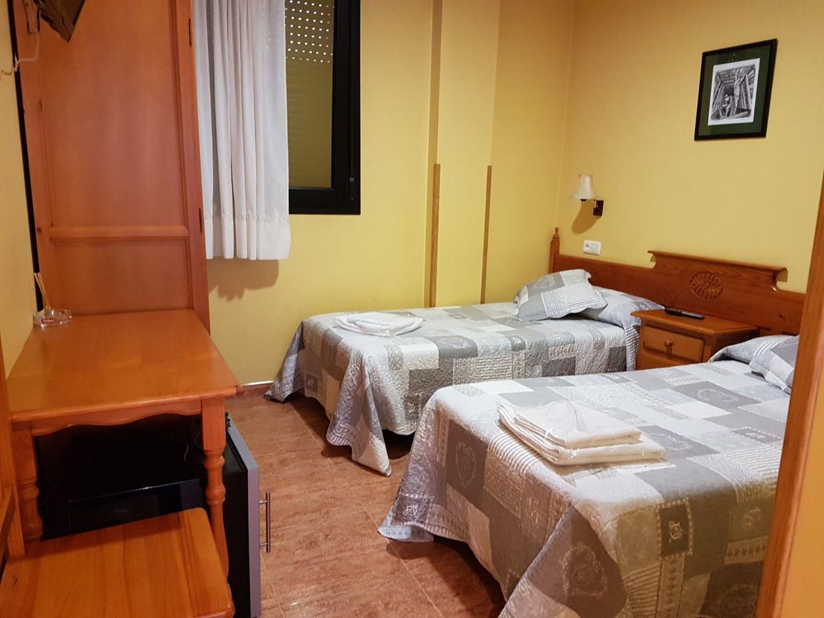 Hostal Los Nogales Кангас-дель-Нарсеа Экстерьер фото