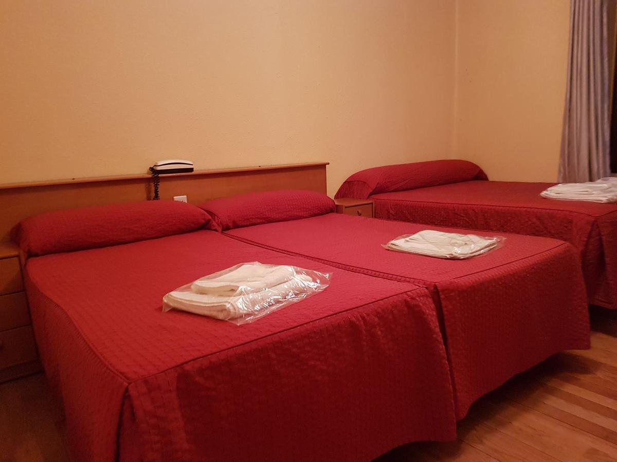 Hostal Los Nogales Кангас-дель-Нарсеа Экстерьер фото